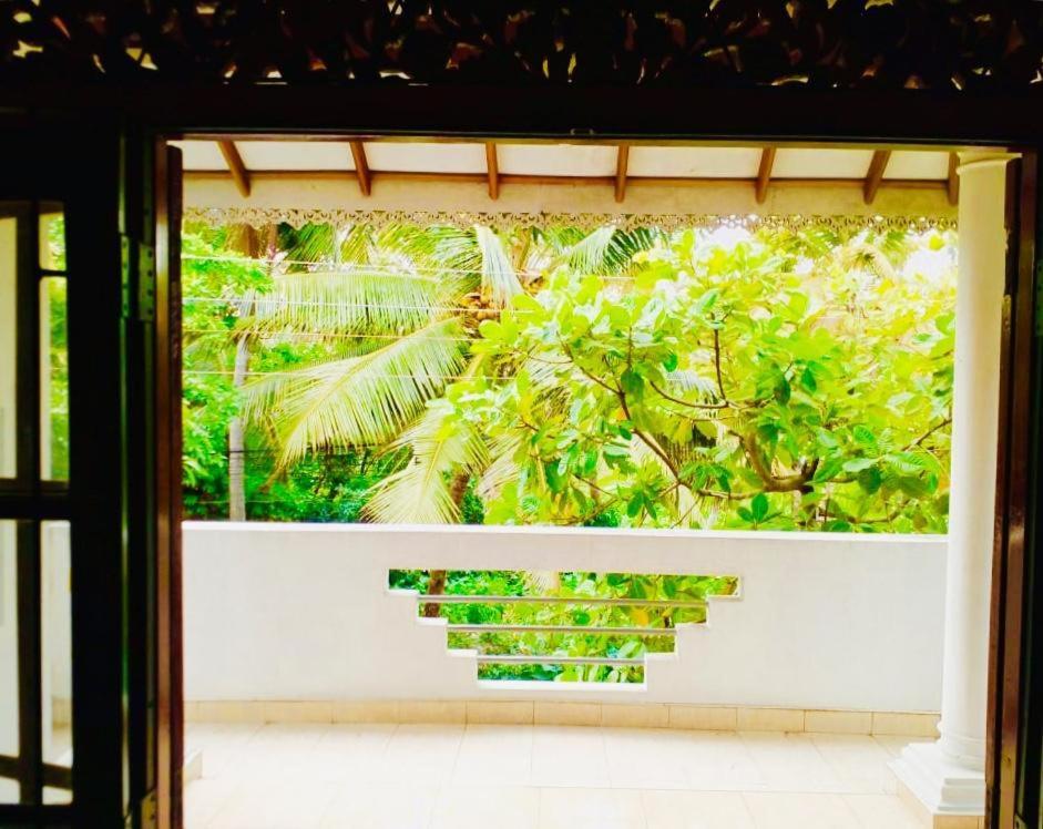 Апартаменты The Tourist Balcony Негомбо Экстерьер фото